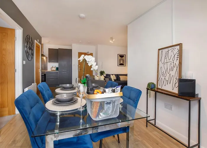 Escape @ Aura Apartman